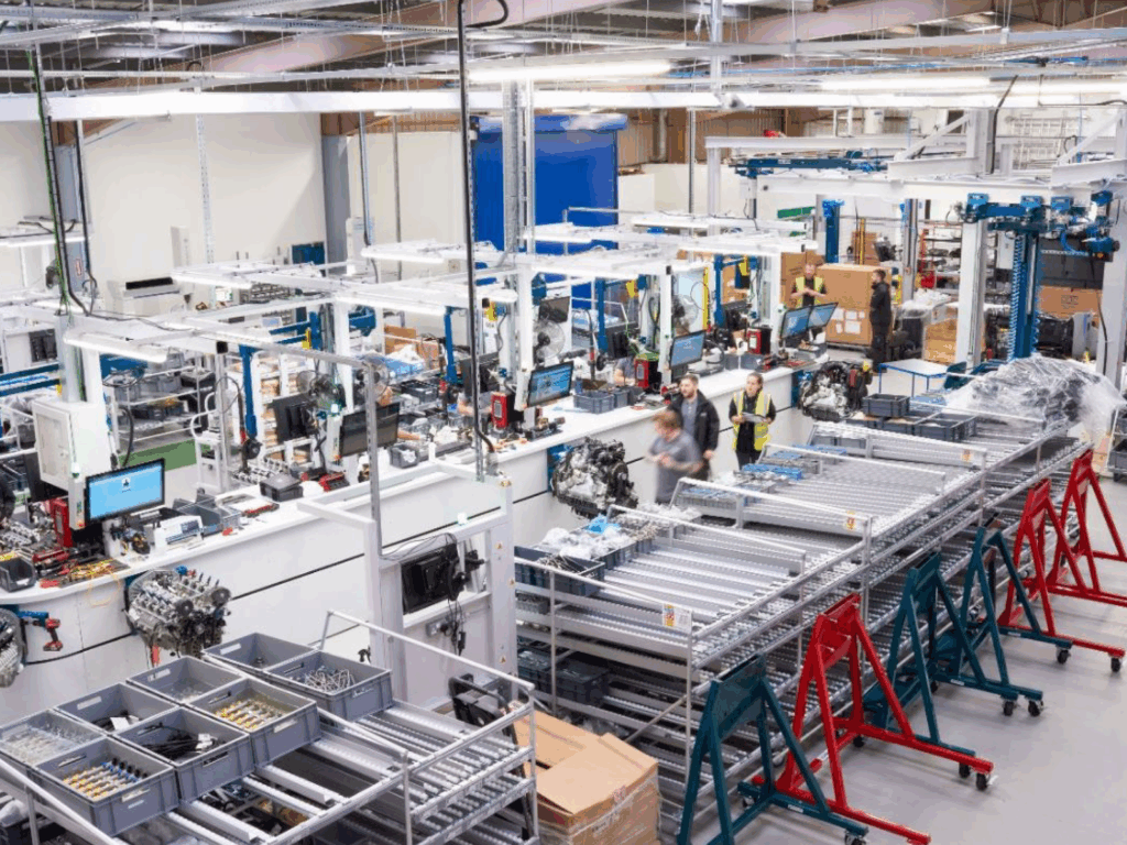 Cox Marine aumenta la produzione | Cox Marine | Cartello